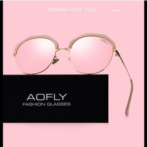 Women’s Mirrored Sunglasses
